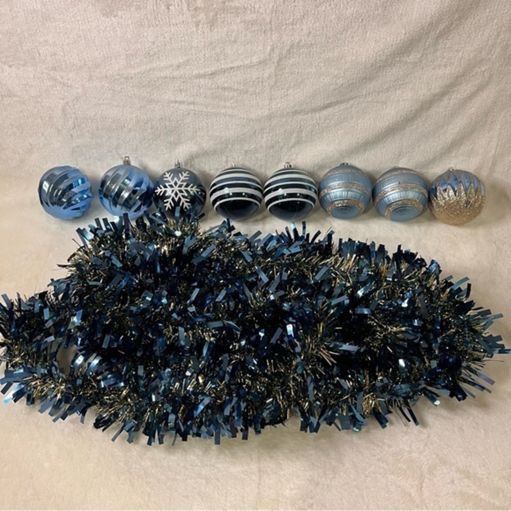 8‎ 4" Shatterproof Ornaments & 10 Feet Garland Blue Gold Silver